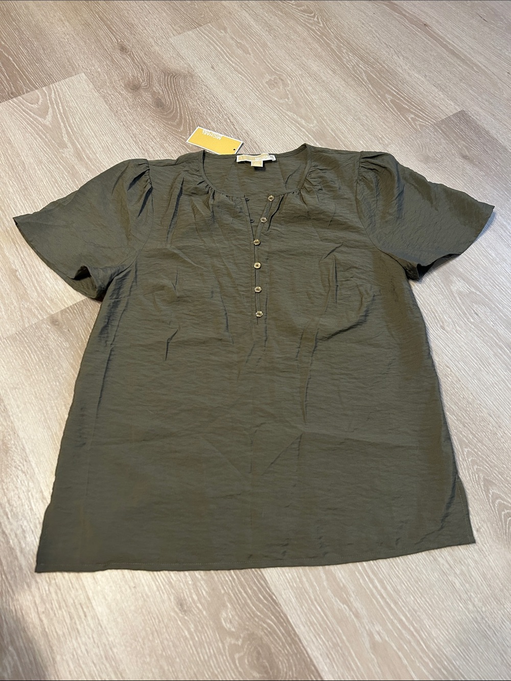 Michael Kors NWT Olive Green Half Button Lightweight Silky Blouse Sz Small